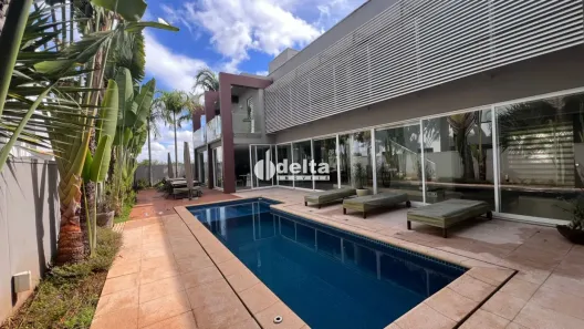 Casa de Condomínio com 4 Quartos à venda, 436m² no Morada da Colina, Uberlândia