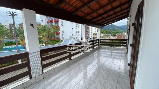 Sobrado com 9 Quartos à venda, 342m² no Vila Atlântica, Caraguatatuba