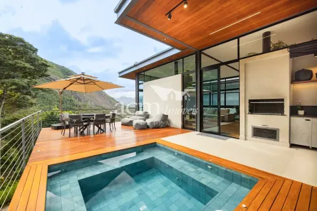 Casa de Condomínio com 4 Quartos à venda, 2055m² no Itaipava, Petrópolis