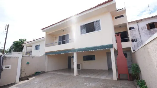 Casa com 3 Quartos à venda, 210m² no Jardim das Rosas, Presidente Prudente