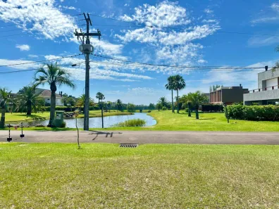 Lote/Terreno à venda, 640m² no XANGRI-LÁ, Xangri-lá