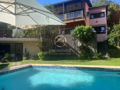 Casa de Condomínio com 3 Quartos à venda, 500m² no Sapê, Niterói