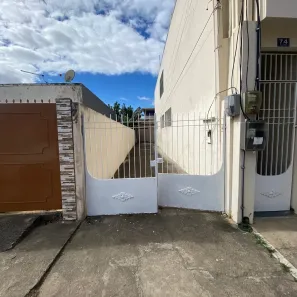 Casa com 2 Quartos para alugar, 70m² no Parque Jóquei Club, Campos dos Goytacazes