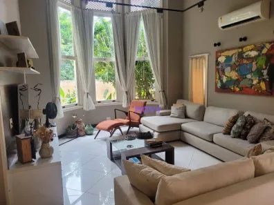 Casa com 3 Quartos para alugar, 257m² no Itacoatiara, Niterói