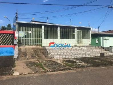 Casa com 3 Quartos à venda, 160m² no Olaria, Porto Velho