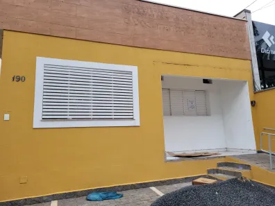 Casa com 3 Quartos à venda, 200m² no Centro, Tatuí