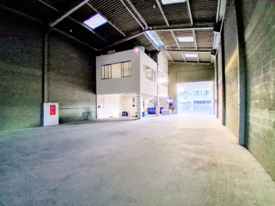 Galpão/Depósito/Armazém com 1 Quarto para alugar, 660m² no Municípios, Balneário Camboriú