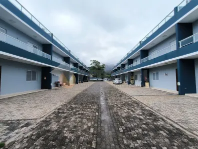Sobrado com 2 Quartos para venda ou aluguel, 143m² no Balneário Gardem Mar, Caraguatatuba