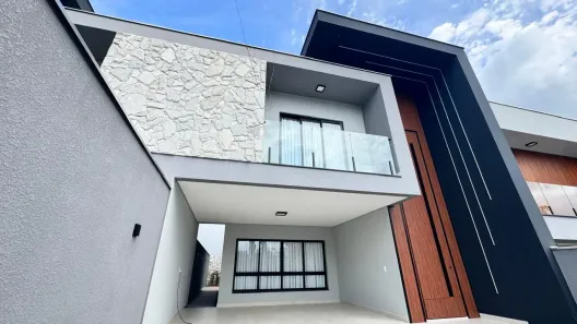 Sobrado com 3 Quartos para alugar, 156m² no Glória, Joinville
