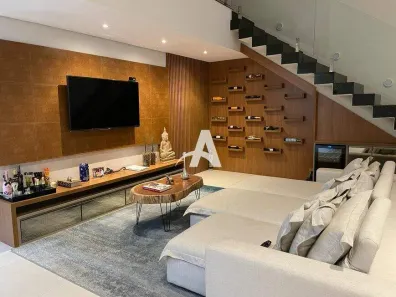Casa com 3 Quartos para alugar, 305m² no Jardim Karaíba, Uberlândia