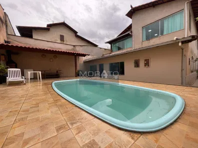 Casa com 5 Quartos à venda, 360m² no Arvoredo, Contagem