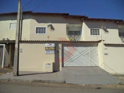 Sobrado com 3 Quartos para alugar, 100m² no Jardim Goiás, Goiânia