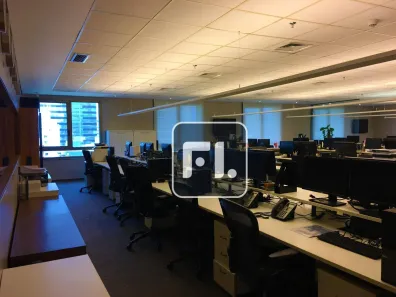 Sala Comercial para alugar, 576m² no Vila Olímpia, São Paulo