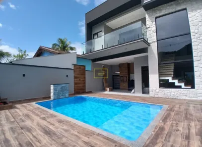 Casa com 4 Quartos para alugar, 345m² no Centro, Caraguatatuba