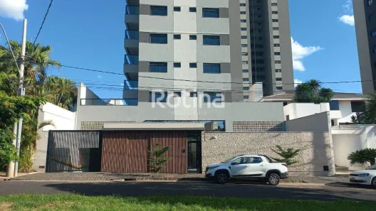 Apartamento com 3 Quartos para alugar, 120m² no Patrimônio, Uberlândia