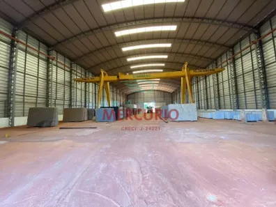 Galpão/Depósito/Armazém para alugar, 2000m² no Tangarás, Bauru