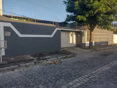 Casa com 3 Quartos à venda, 145m² no Emaús, Parnamirim