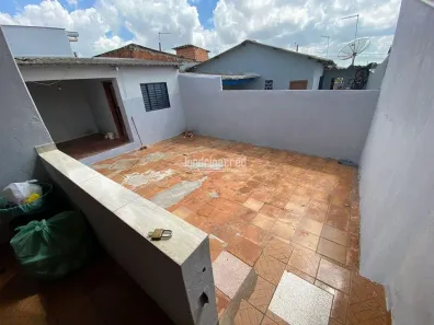 Casa com 2 Quartos à venda, 112m² no Conjunto Habitacional Maria Cecília Serrano de Oliveira, Londrina