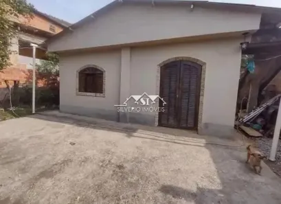 Casa com 3 Quartos à venda, 100m² no Vale do Carangola, Petrópolis