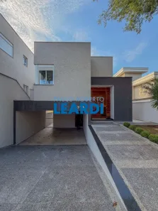 Casa de Condomínio com 4 Quartos à venda, 300m² no Suru, Santana de Parnaíba
