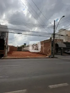 Galpão/Depósito/Armazém com 8 Quartos para alugar, 330m² no Nossa Senhora Aparecida, Uberlândia