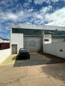 Galpão/Depósito/Armazém para alugar, 220m² no Presidente Roosevelt, Uberlândia