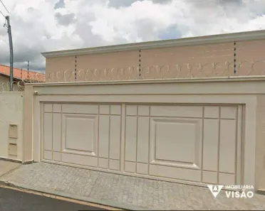 Casa com 3 Quartos à venda, 250m² no Vila Olímpica, Uberaba