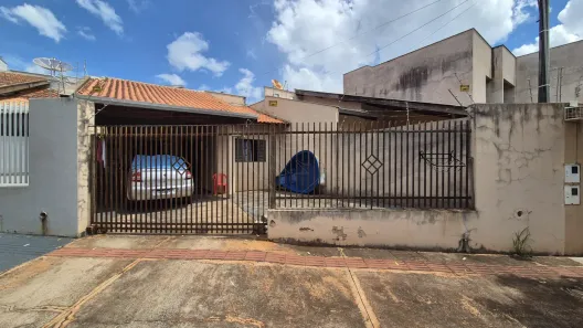 Casa com 2 Quartos à venda, 76m² no Jardim Montecatini, Londrina
