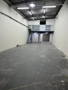 Galpão/Depósito/Armazém para alugar, 230m² no Vila Nova Manchester, São Paulo