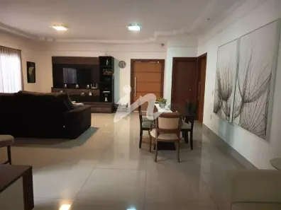 Casa com 3 Quartos para alugar, 240m² no Jardim Karaíba, Uberlândia