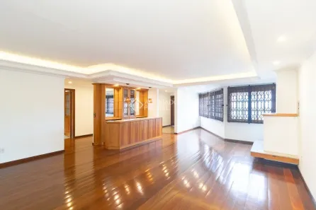 Casa com 4 Quartos para alugar, 460m² no Cristal, Porto Alegre
