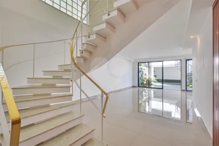 Sobrado com 3 Quartos à venda, 331m² no Granja Julieta, São Paulo
