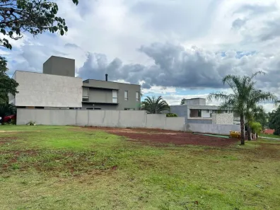 Lote/Terreno à venda, 692m² no Vivendas do Arvoredo, Londrina