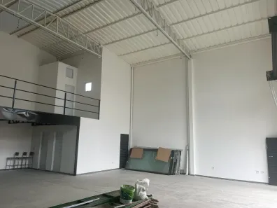 Galpão/Depósito/Armazém para alugar, 280m² no Vila Morse, São Paulo