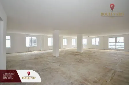 Sala Comercial à venda, 385m² no Centro, Curitiba