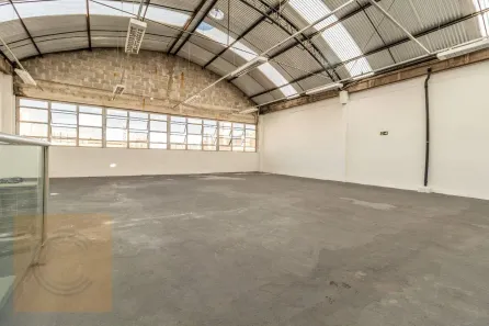 Prédio Comercial para venda ou aluguel, 1614m² no Maranhão, São Paulo