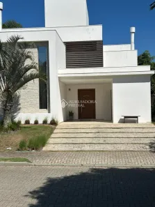 Casa de Condomínio com 3 Quartos à venda, 400m² no Rio Tavares, Florianópolis