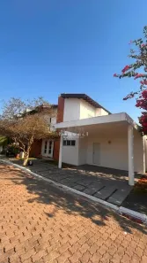 Sobrado com 3 Quartos para alugar, 130m² no Alvorada, Cuiabá
