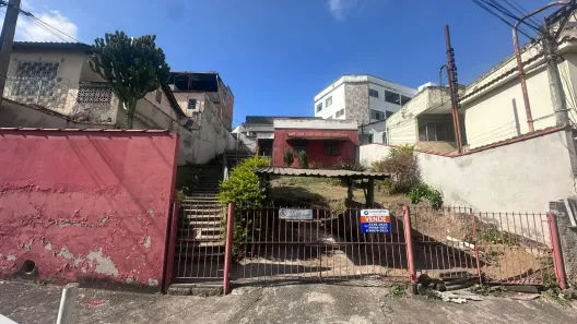 Casa com 5 Quartos à venda, 360m² no São João, Volta Redonda