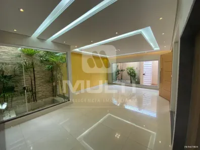 Casa com 3 Quartos para alugar, 220m² no Jardim Inconfidência, Uberlândia