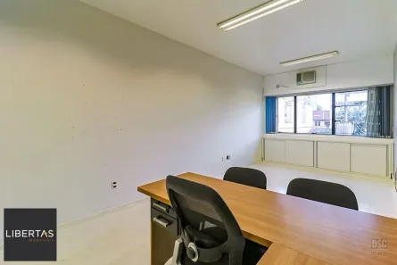 Sala Comercial à venda, 38m² no Passo da Areia, Porto Alegre