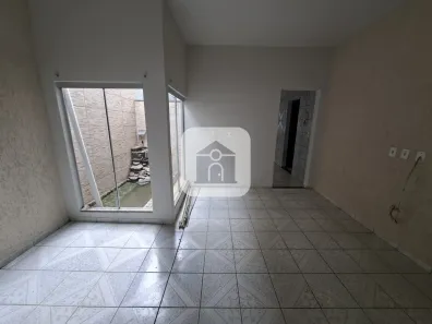 Casa com 3 Quartos para alugar, 90m² no Santa Rosa, Uberlândia
