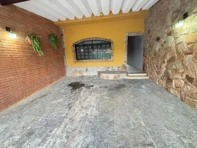 Casa com 3 Quartos para alugar, 220m² no Guilhermina, Praia Grande