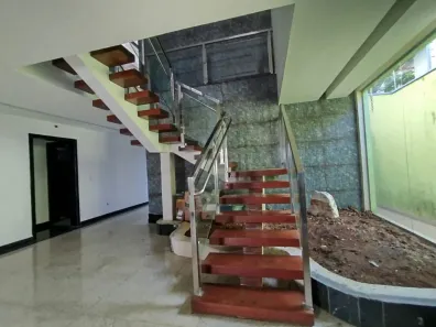 Casa com 4 Quartos à venda, 260m² no Cabral, Contagem