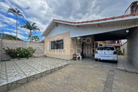 Casa com 2 Quartos à venda, 200m² no Centro, Peruíbe