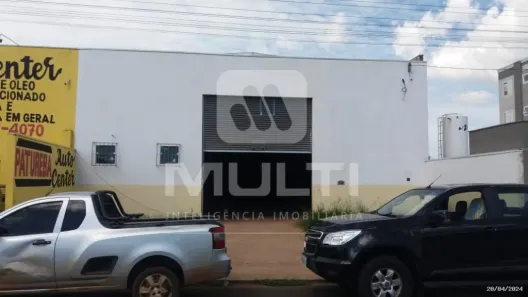 Casa com 1 Quarto para alugar, 320m² no Shopping Park, Uberlândia