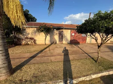 Casa com 2 Quartos à venda, 300m² no Tiradentes, Campo Grande