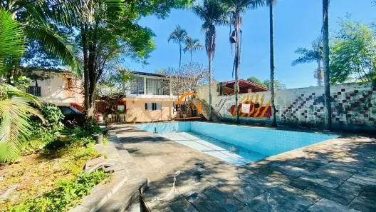 Fazenda/Sítio com 3 Quartos à venda, 436m² no Jardim Imperial, Atibaia