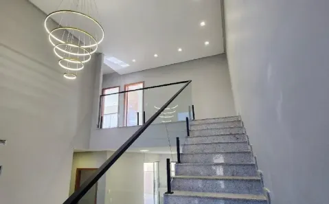 Sobrado com 4 Quartos à venda, 230m² no Parque Anhanguera, Goiânia