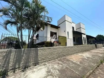 Casa com 5 Quartos para alugar, 233m² no Vila Imbui, Cachoeirinha